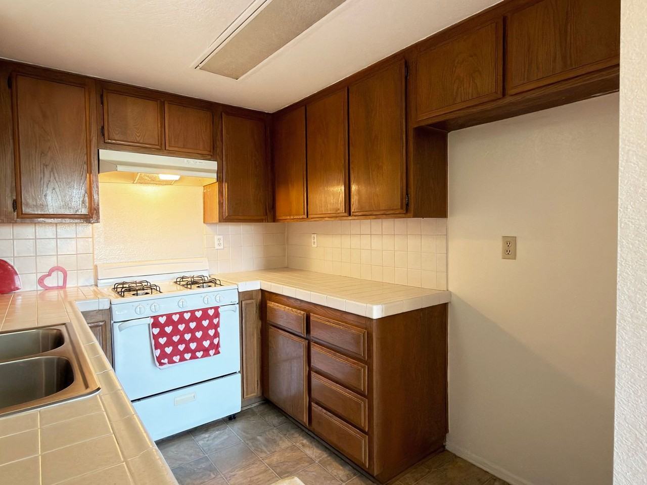 4029 E 7th St #D - Photo 5 of 16