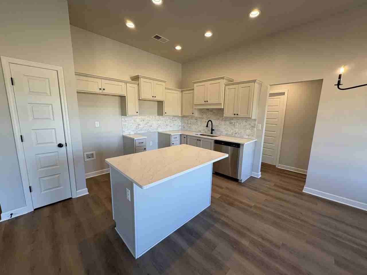 13840 13840 Wesley Banks Blvd - Photo 3 of 18