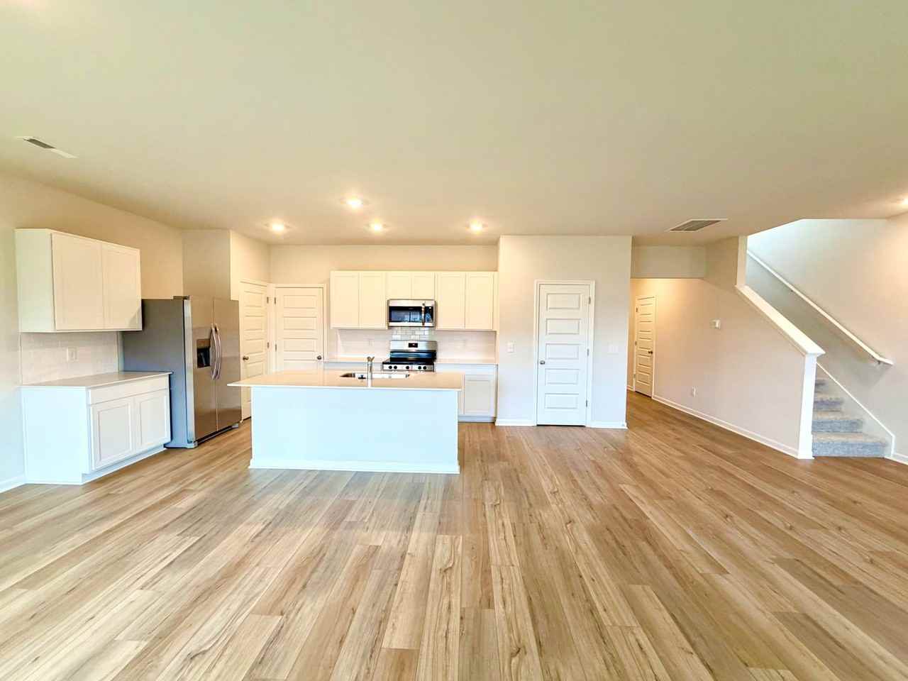 913 Moray Ln - Photo 3 of 39