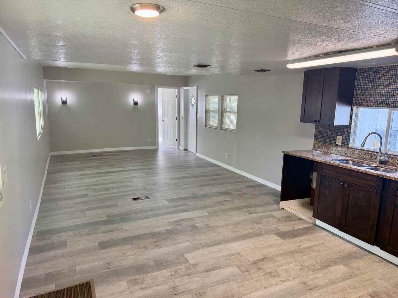 7213 Harney Rd - Photo 6 of 23