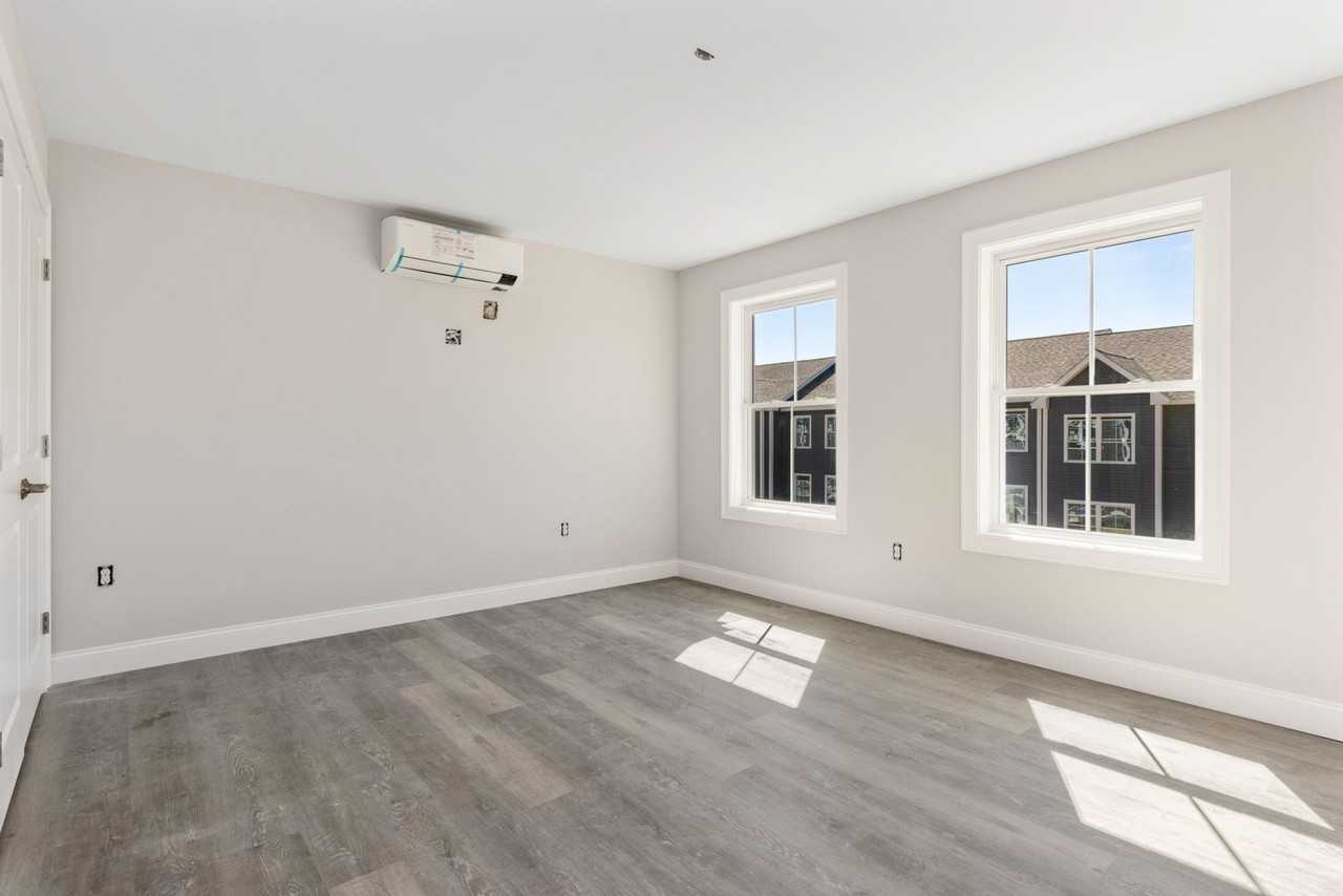 Brand New Townhouse Units ! - Photo 6 of 11