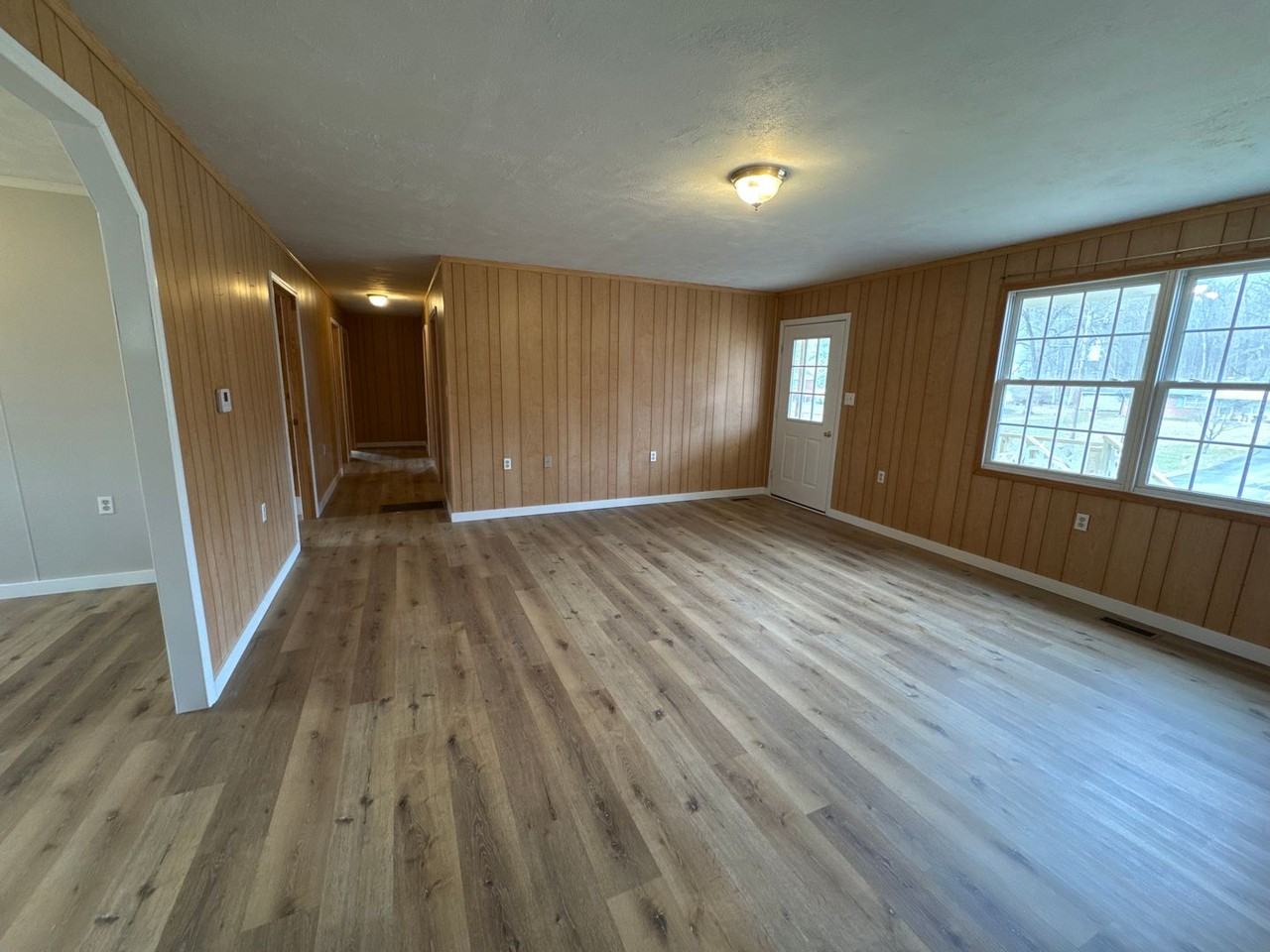 205 Valley Rd - Photo 3 of 21