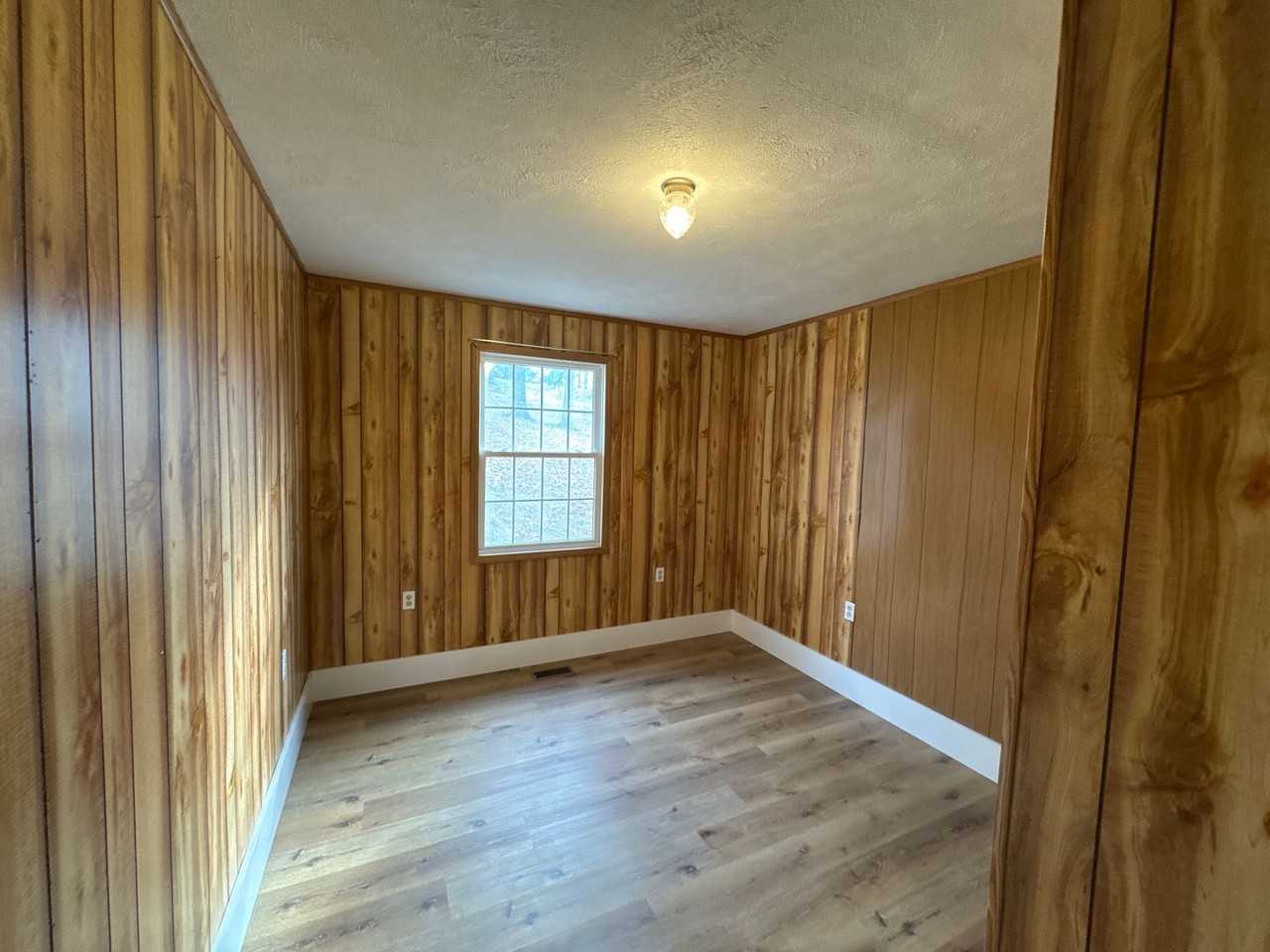 205 Valley Rd - Photo 7 of 21