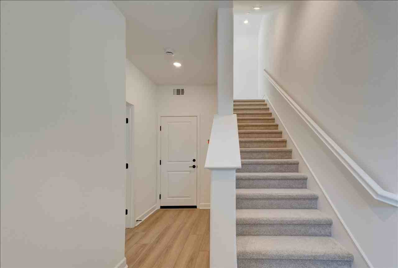 1202 Mountain Laurel Rd - Photo 4 of 38