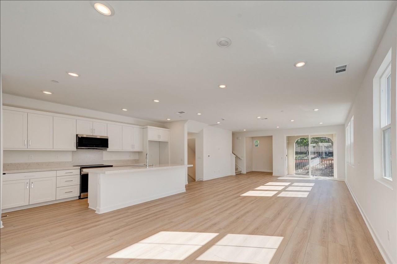 1202 Mountain Laurel Rd - Photo 7 of 38