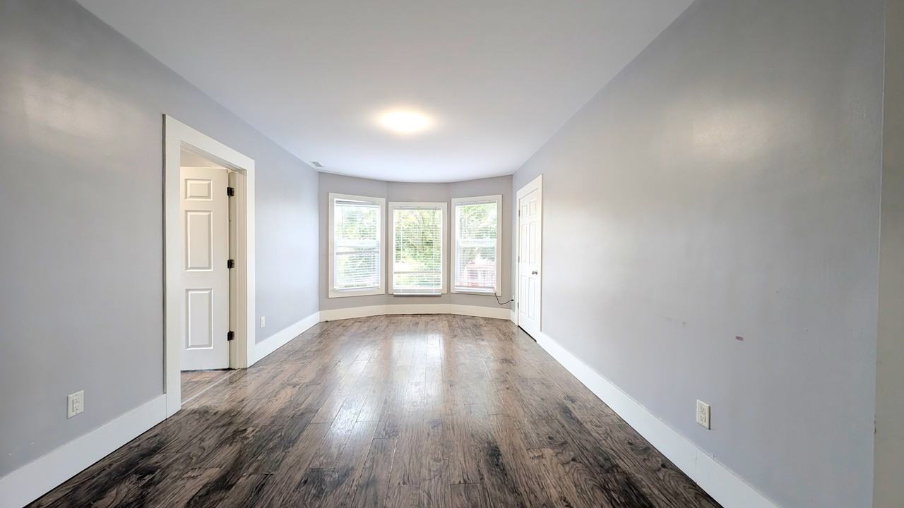 475 Louis Avenue - Photo 2 of 9