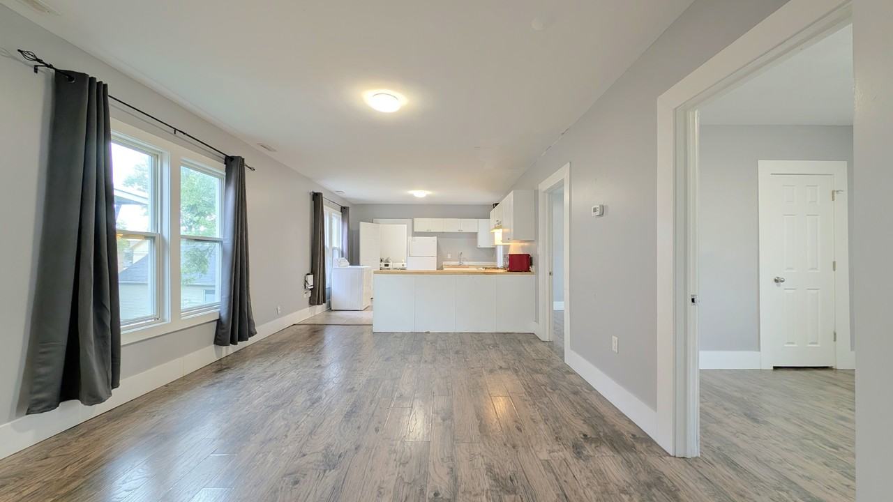 475 Louis Avenue - Photo 3 of 9