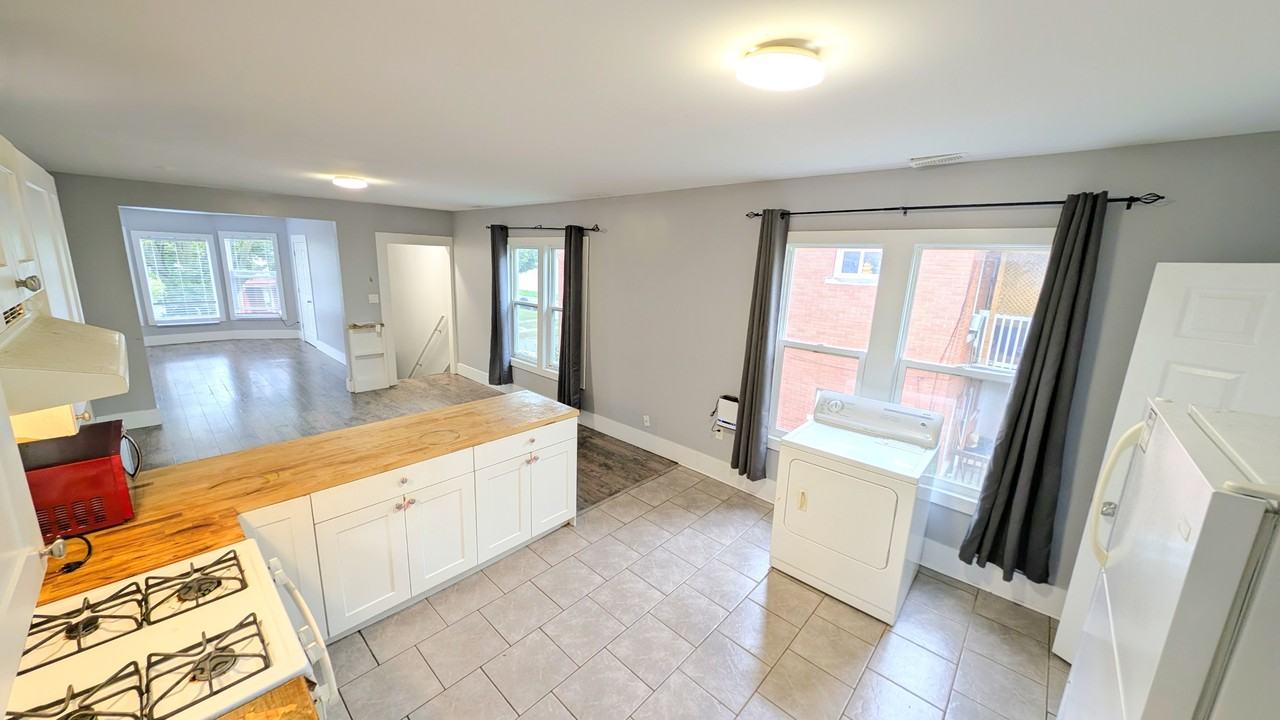 475 Louis Avenue - Photo 6 of 9