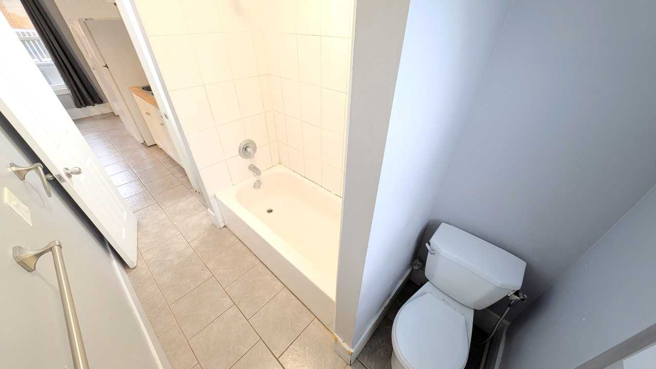 475 Louis Avenue - Photo 7 of 9