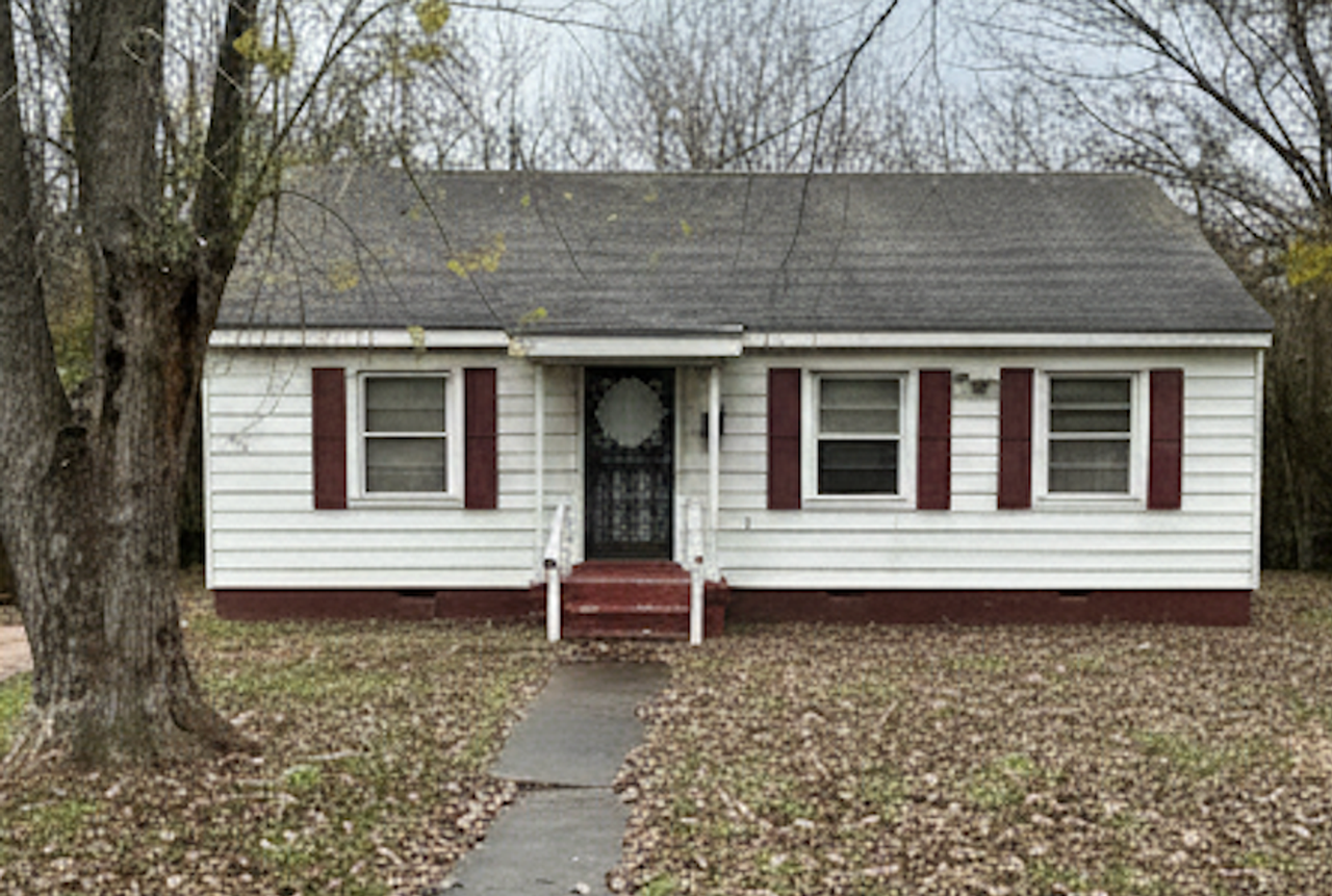 1323 Victor Dr - Photo 2 of 6