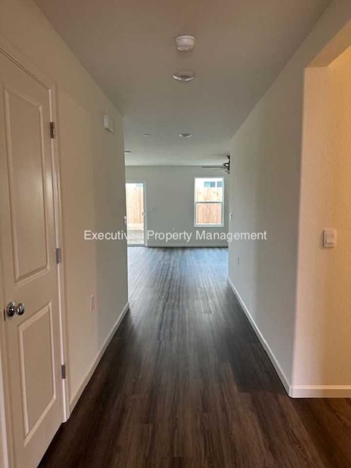 11 River Oak Dr - Photo 2 of 16