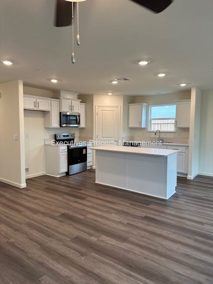 11 River Oak Dr - Photo 3 of 16