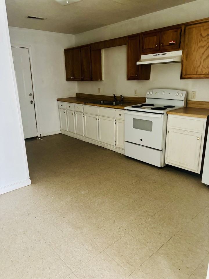 437 Josephine Drive - Photo 5 of 8