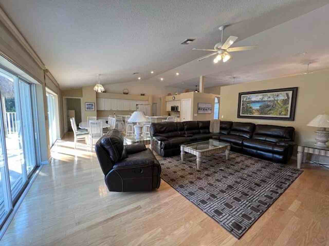 1299 Morse Blvd - Photo 4 of 13