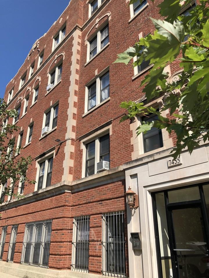 7455 N. Greenview - Photo 3 of 25