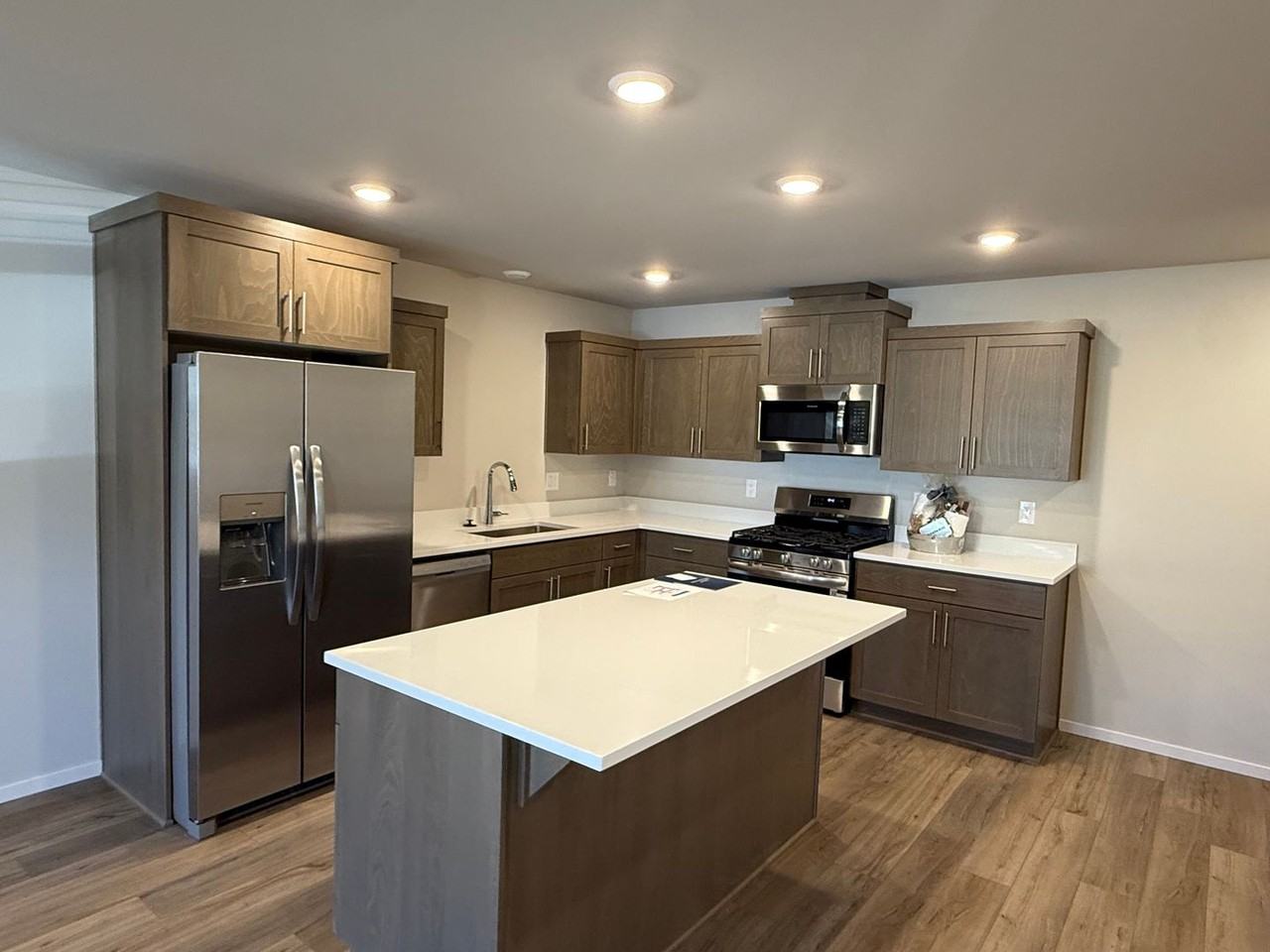 2466 Sawtelle Dr - Photo 2 of 19