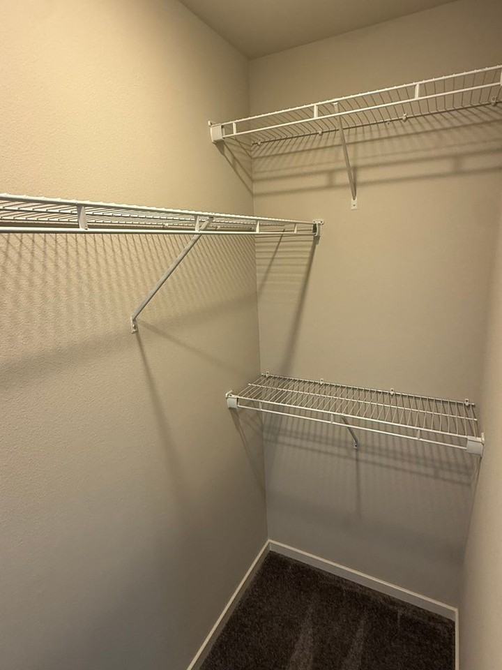 2466 Sawtelle Dr - Photo 7 of 19