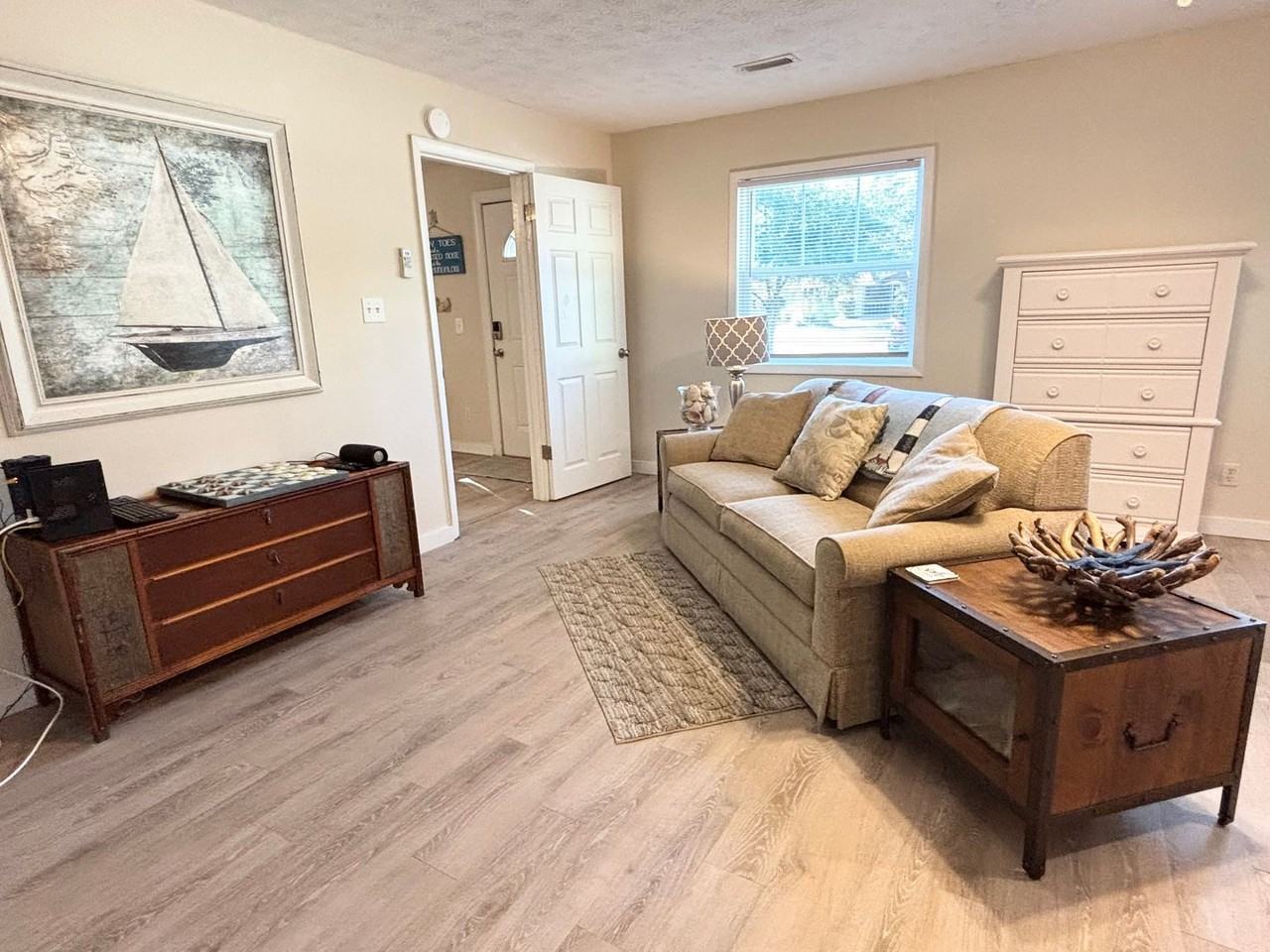 404 Norton St #B - Photo 2 of 17