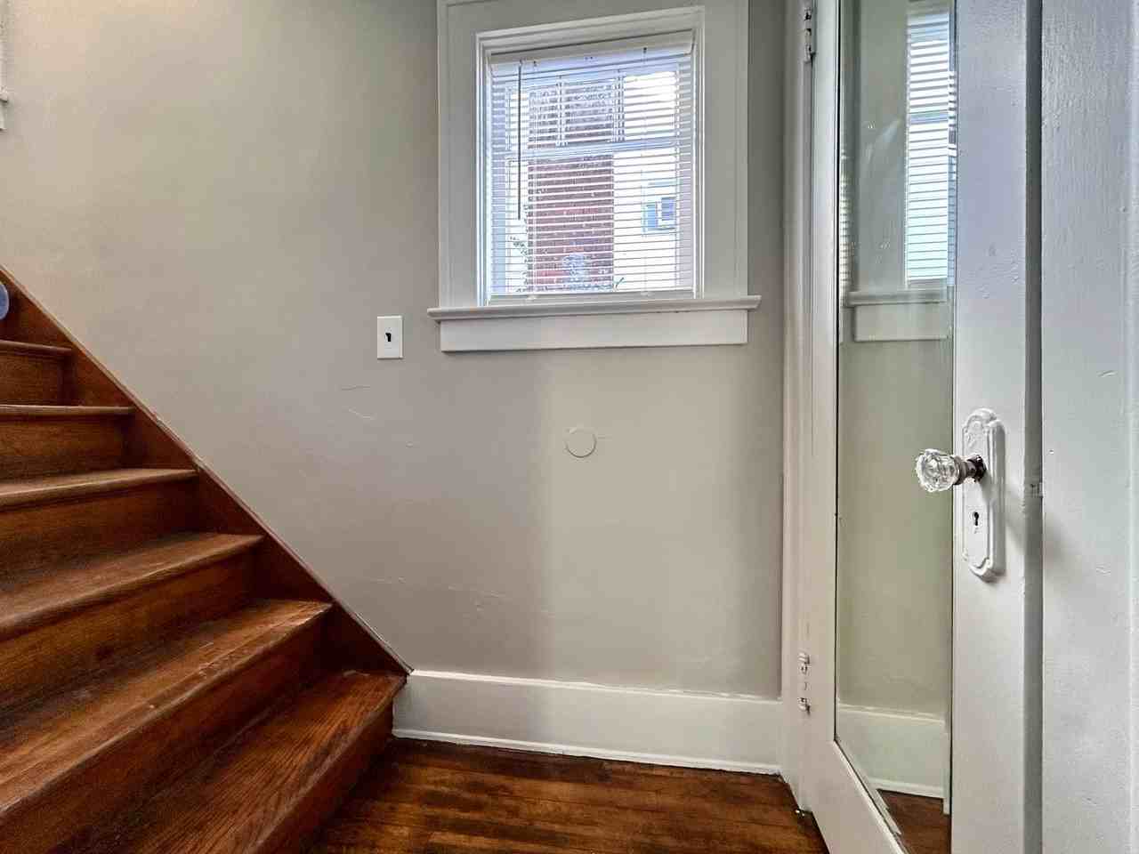 823 Neland Ave Se - Photo 5 of 33