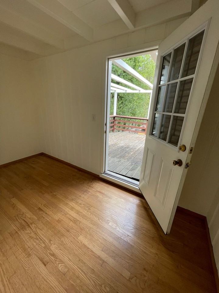 1207 1/2 Lawton Ave - Photo 3 of 10