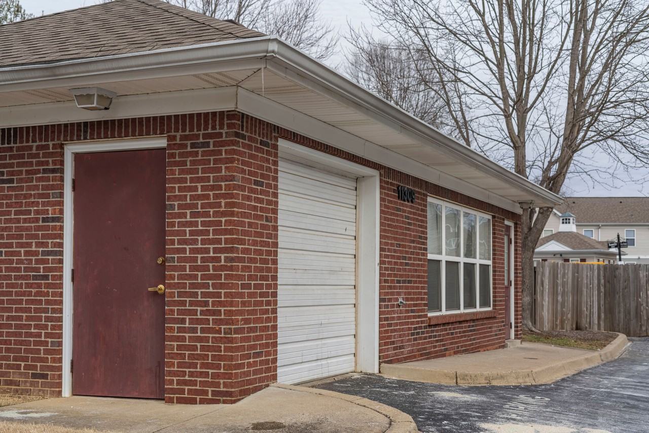 Woods Of Glen Hill Manor - Photo 3 of 30