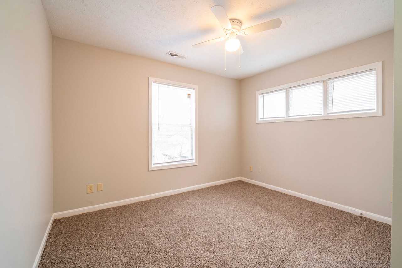 Woods Of Glen Hill Manor - Photo 5 of 30