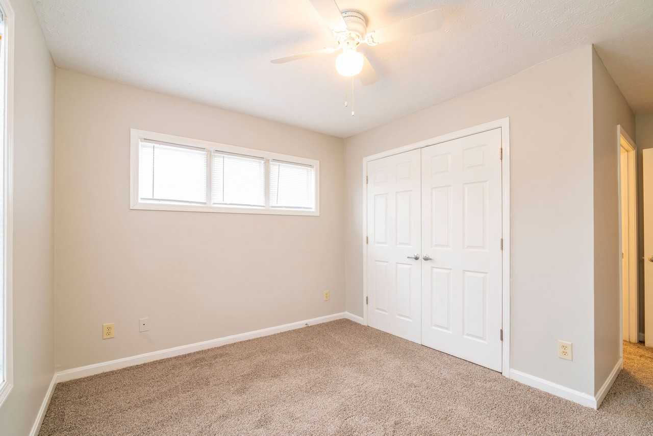 Woods Of Glen Hill Manor - Photo 6 of 30