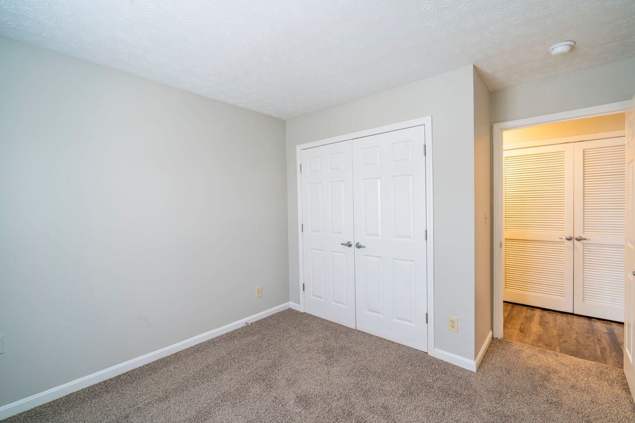 Woods Of Glen Hill Manor - Photo 7 of 30