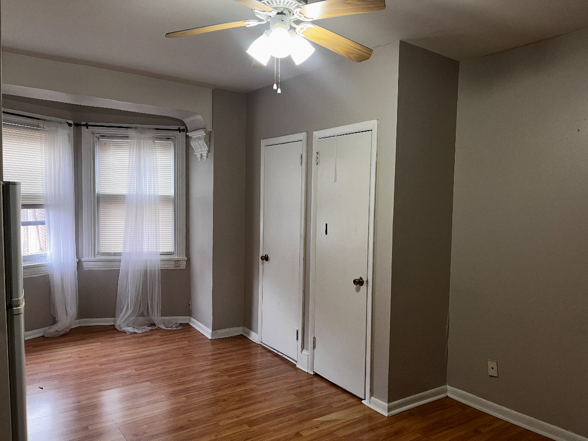 1121 Spruce St - Photo 3 of 16