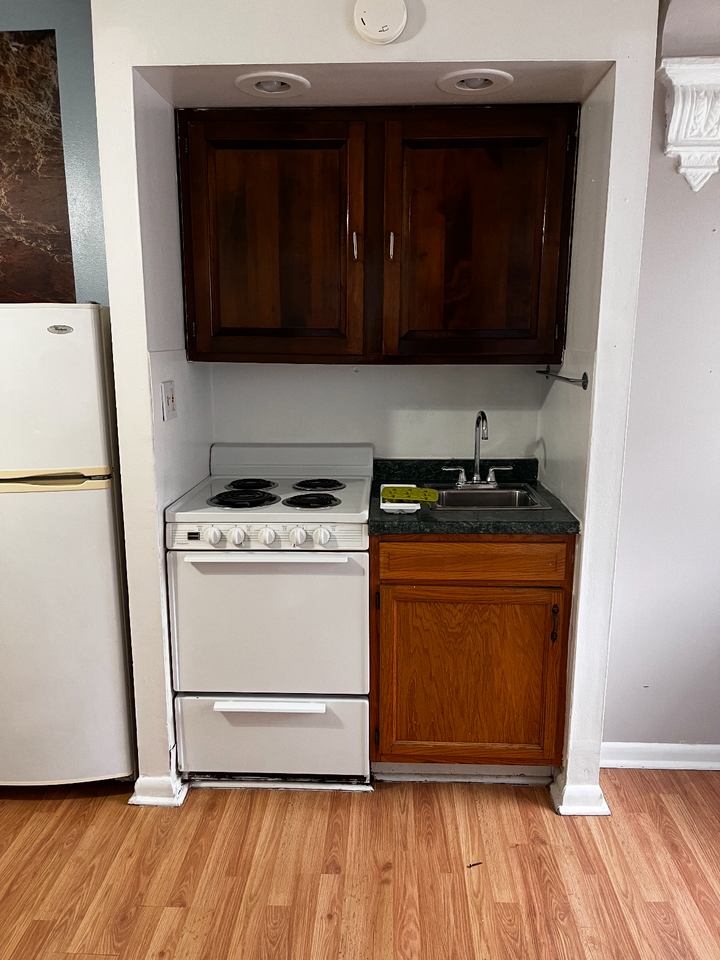 1121 Spruce St - Photo 6 of 16