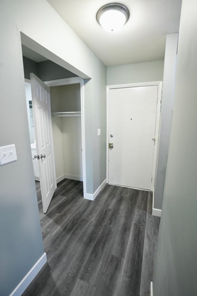 Salem Crown Apartments - Photo 3 of 25