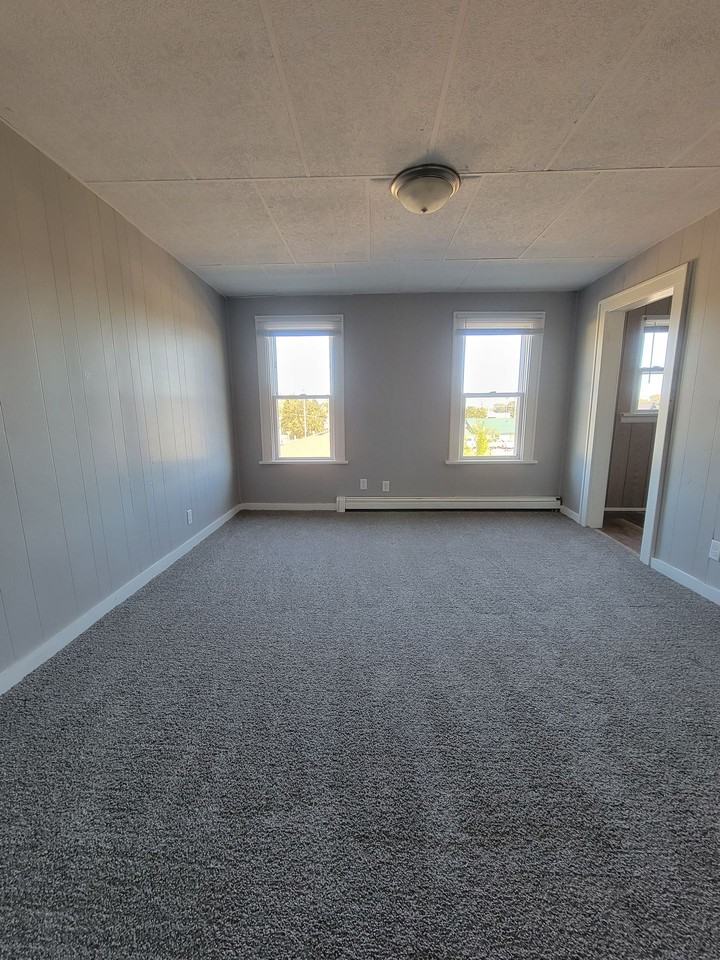 Palace View - Photo 3 of 8