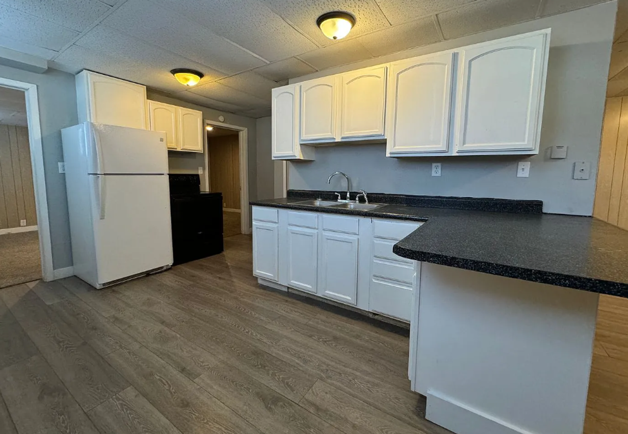 Palace View - Photo 7 of 8