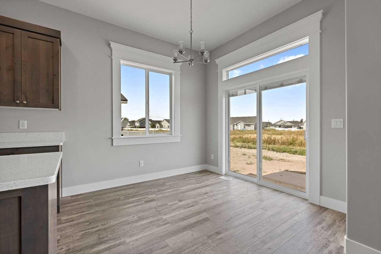 4699 Weatherby Way - Photo 4 of 37