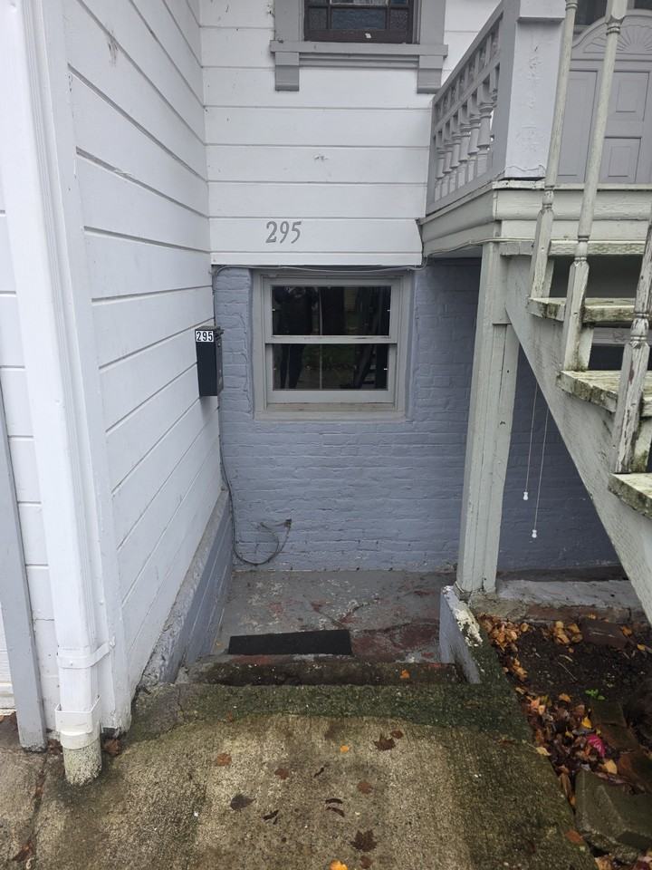 295 1/2 15th St. NE Salem, OR 97301 - Photo 2 of 23