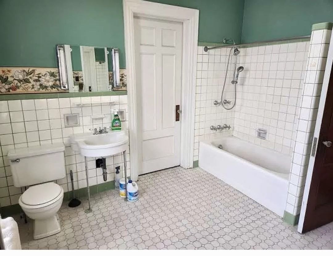 551 West 8th Street - Photo 3 of 11