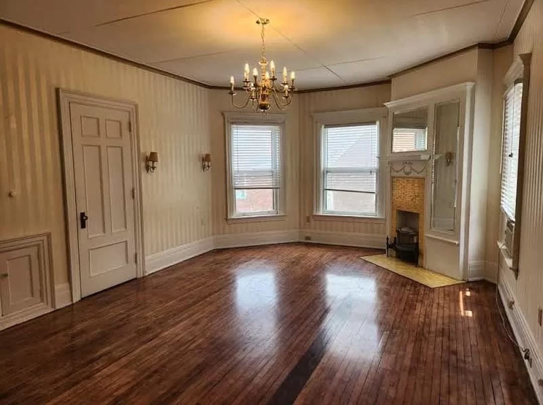 551 West 8th Street - Photo 4 of 11