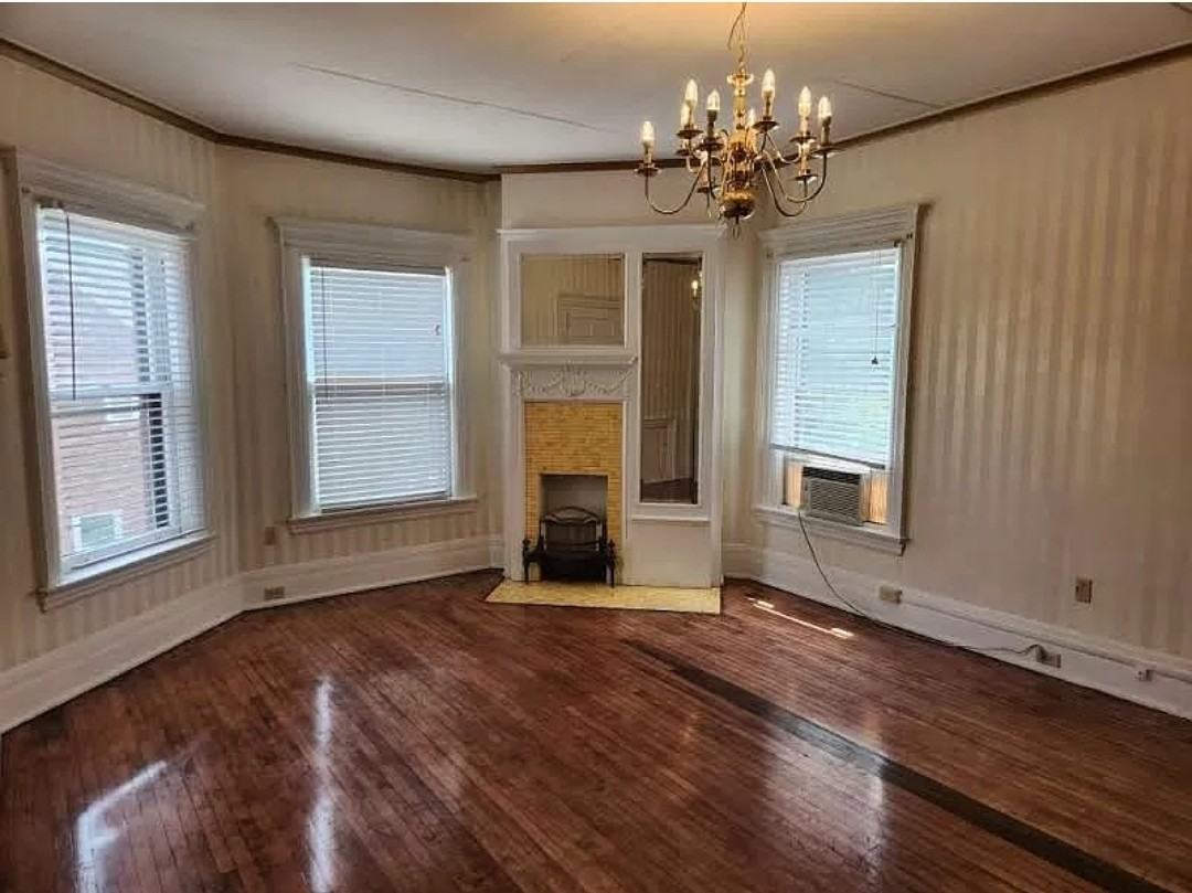 551 West 8th Street - Photo 5 of 11