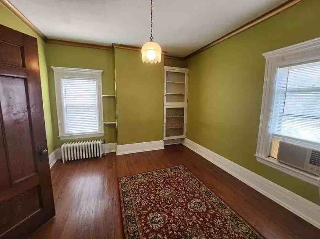 551 West 8th Street - Photo 6 of 11