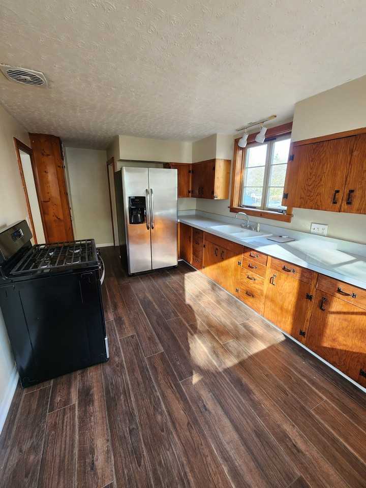 1837 West 9th Street - Photo 5 of 21