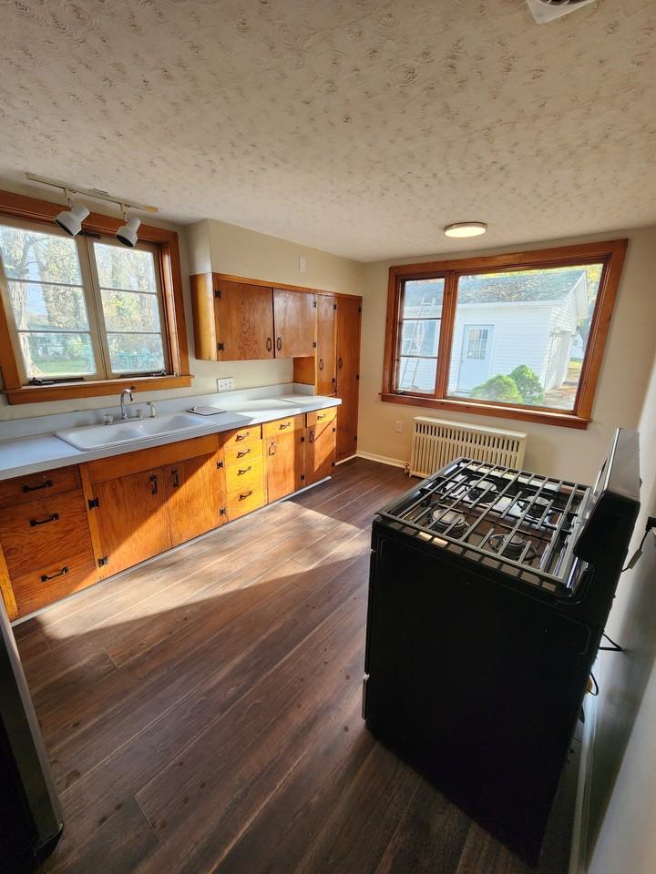 1837 West 9th Street - Photo 6 of 21