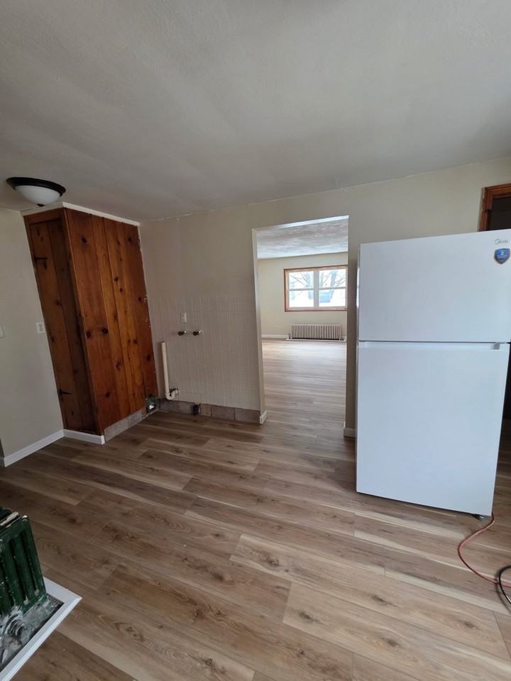 1130 East 9th Street - Photo 2 of 10