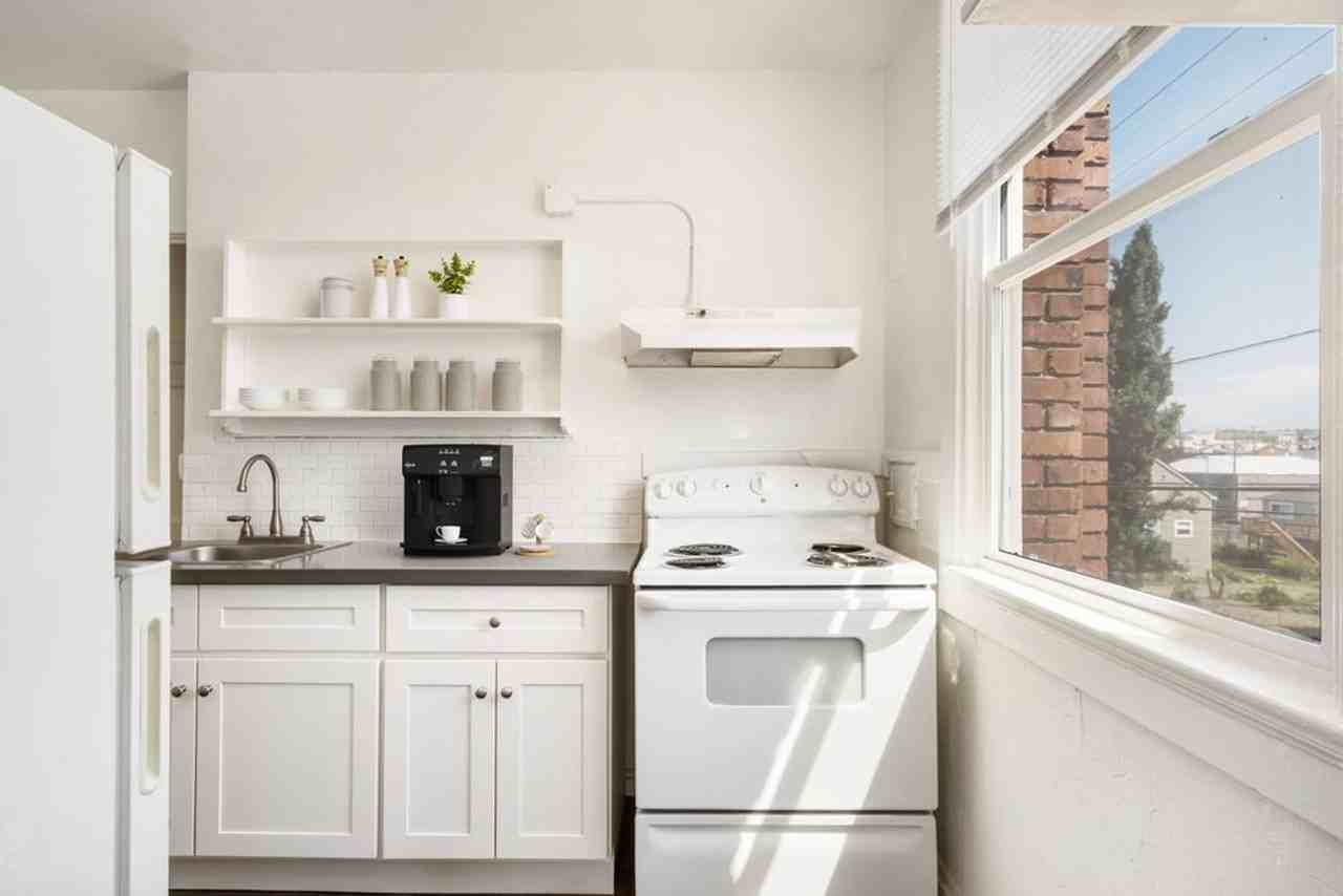 South Court Apartments - Photo 3 of 8