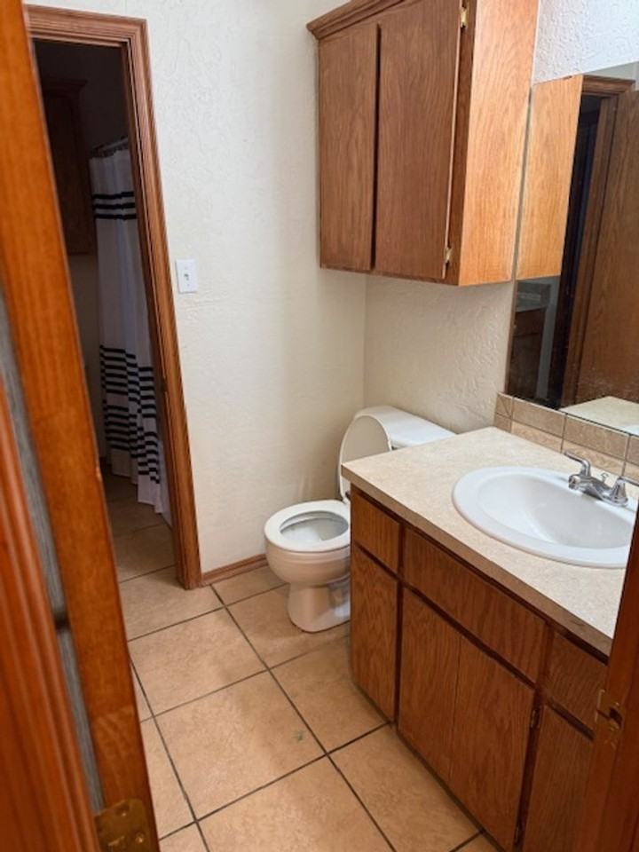 1909 1909 E AVE B SIDE - Photo 5 of 6