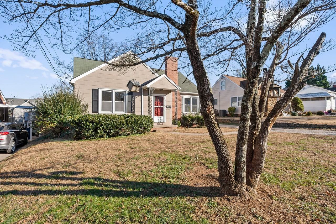 3223 Anderson Dr - Photo 2 of 22