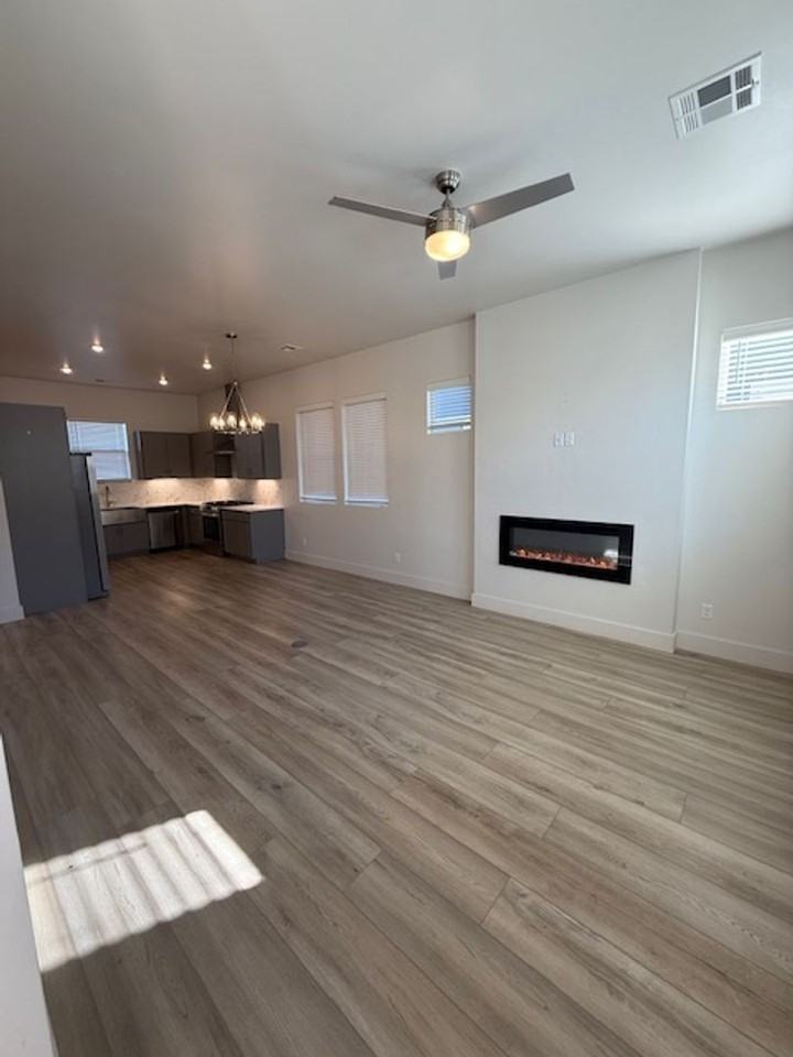 2525 Nw 132nd Pl - Photo 4 of 20