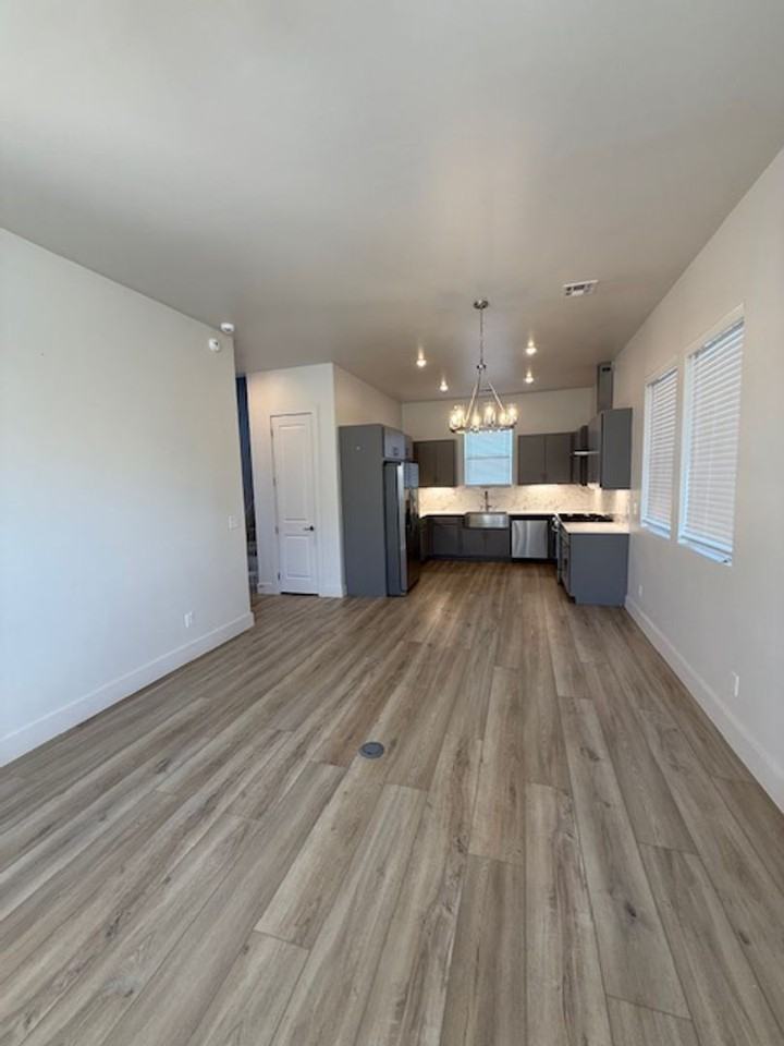 2525 Nw 132nd Pl - Photo 5 of 20