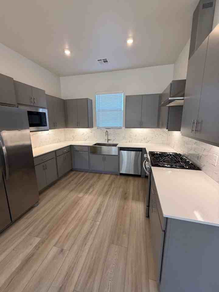 2525 Nw 132nd Pl - Photo 6 of 20