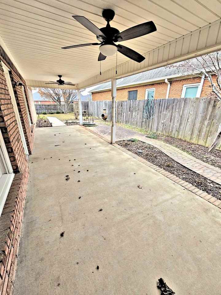 2208 Yorkshire Se - Photo 2 of 15