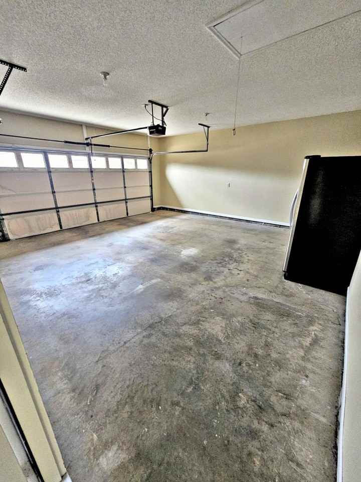 2208 Yorkshire Se - Photo 3 of 15